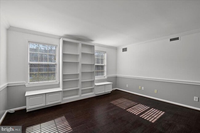 Foto del edificio - 601 Bashford Ln