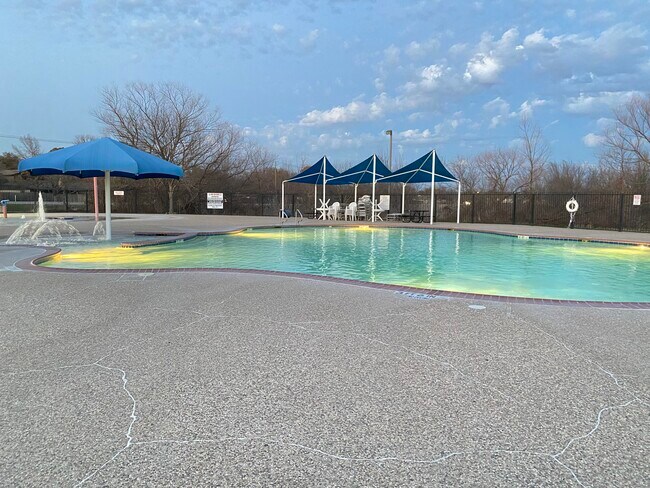 Building Photo - 513 Paddle Dr