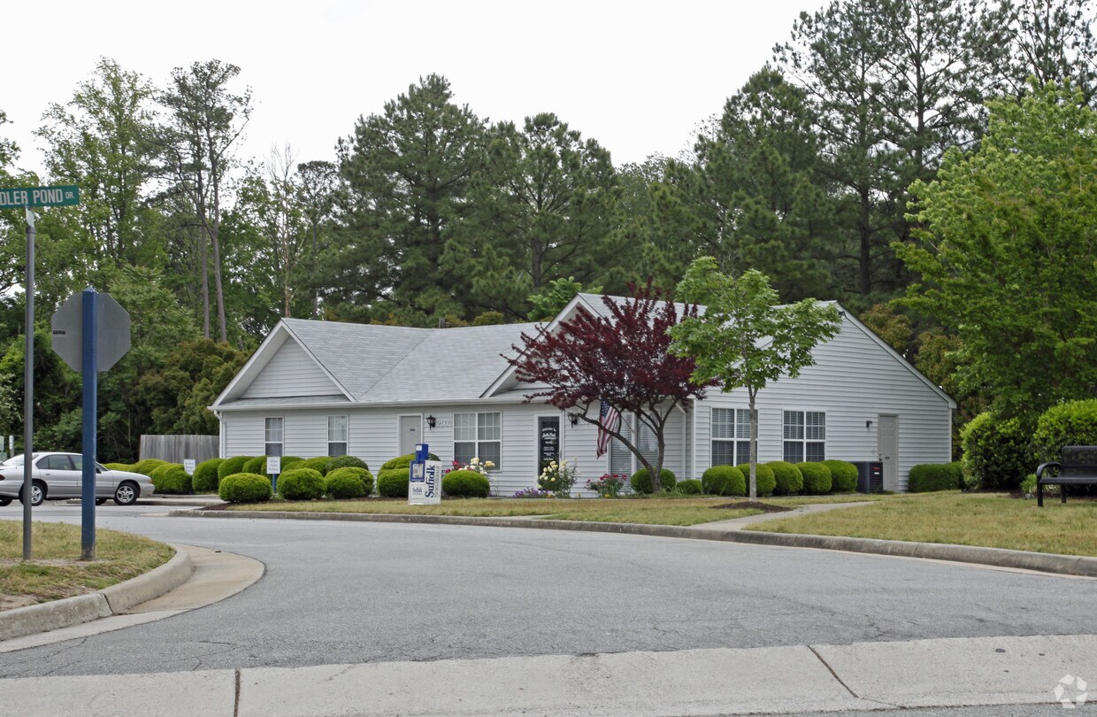 Foto del edificio - Sadler Pond Apartments
