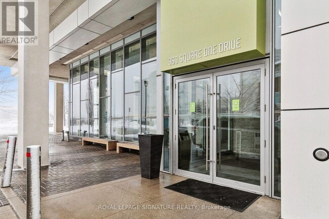 Building Photo - 360 Square One Dr