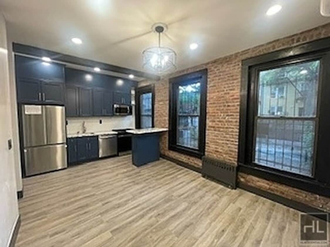 Primary Photo - 370 Miller Ave