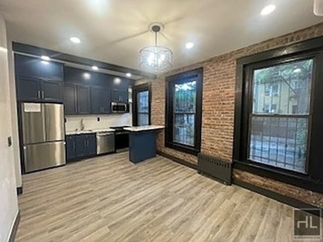 Building Photo - 370 Miller Ave