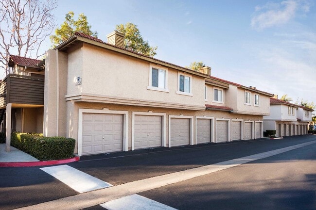 Building Photo - Elan Shadowridge Meadows