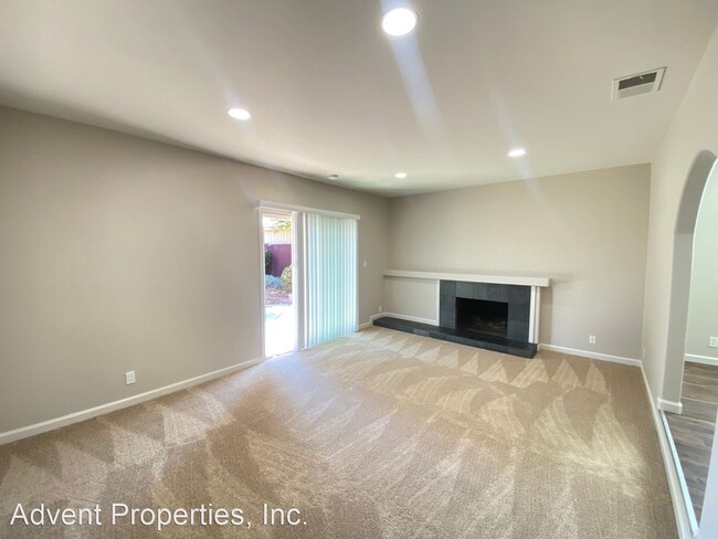 Building Photo - 3 br, 2 bath House - 27999 Hesse Drive