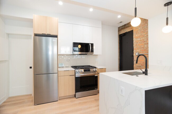 Foto del edificio - 1041 W Byron St