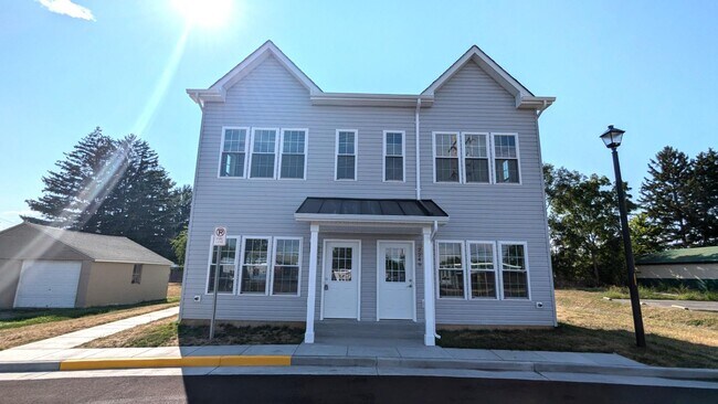 Foto del edificio - 2253 Papermill Rd