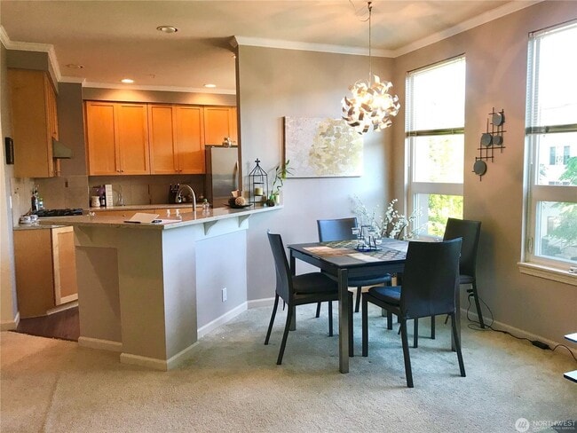 Building Photo - 2bd/2ba Kirkland Condo