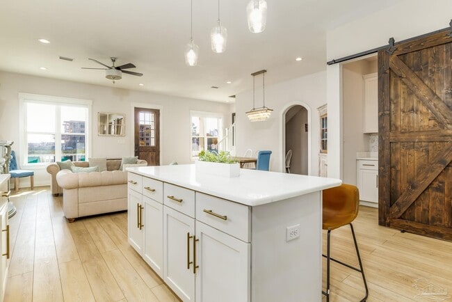 Foto del edificio - 606 W Intendencia St