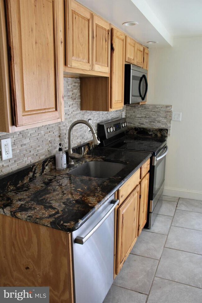 10 Indian Head Rd, Collegeville, PA 19426 Apartment for Rent in