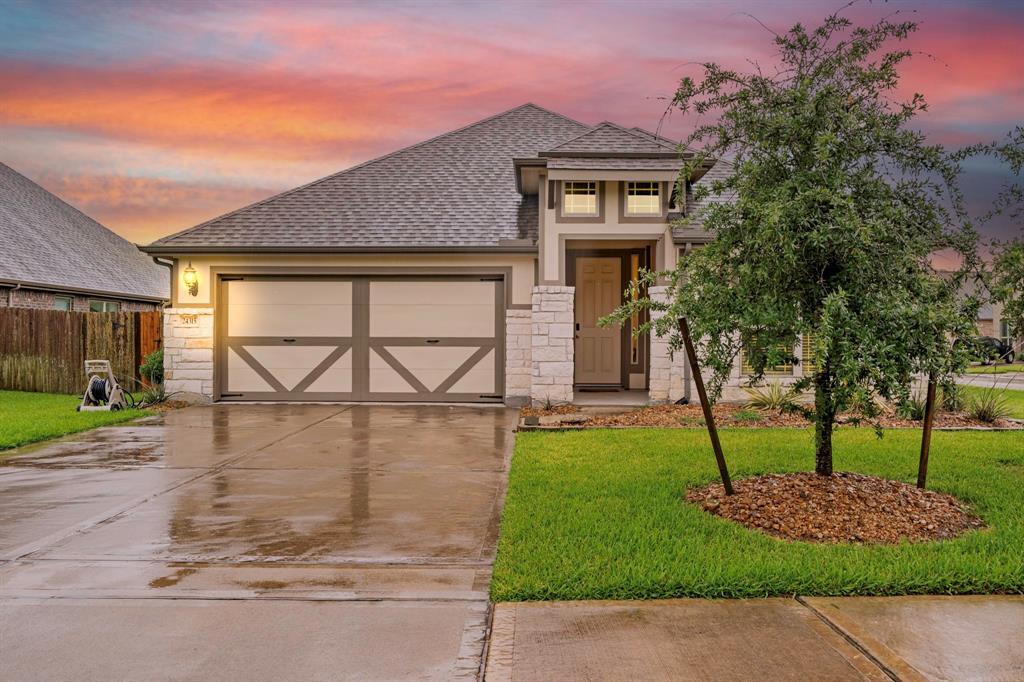 Foto principal - 24315 Devon Park Dr