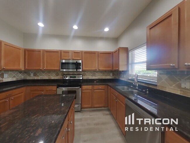 Foto del edificio - 3600 Cresthill Ln
