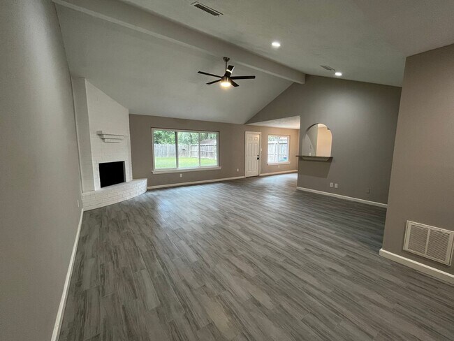 Foto del edificio - For Lease | 3 Bed, 2 Bath | 1,446 Sq Ft | Greengate Place |