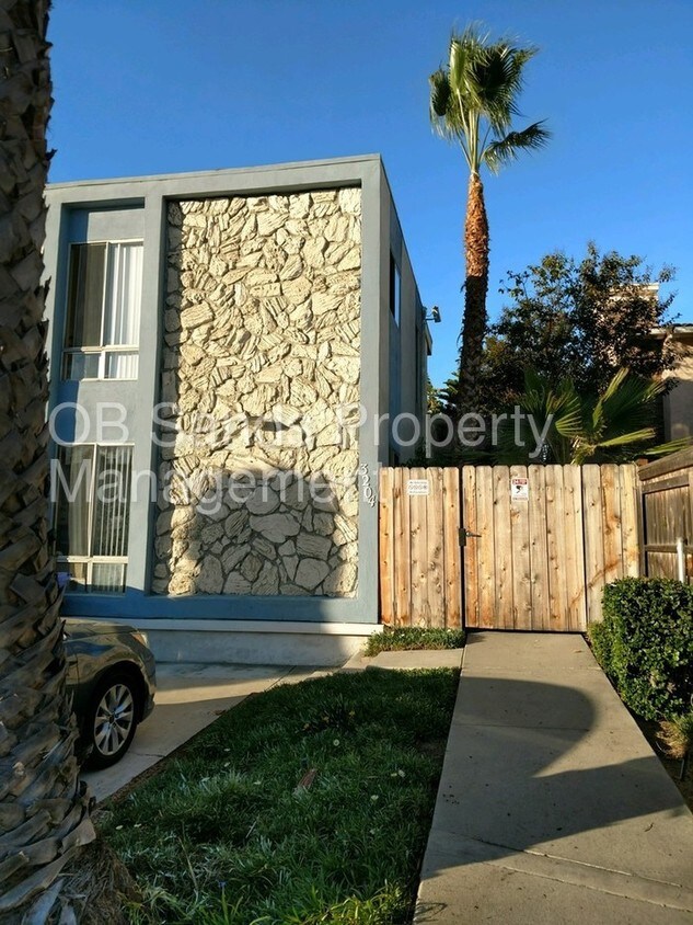 Primary Photo - 3204 Collier Ave