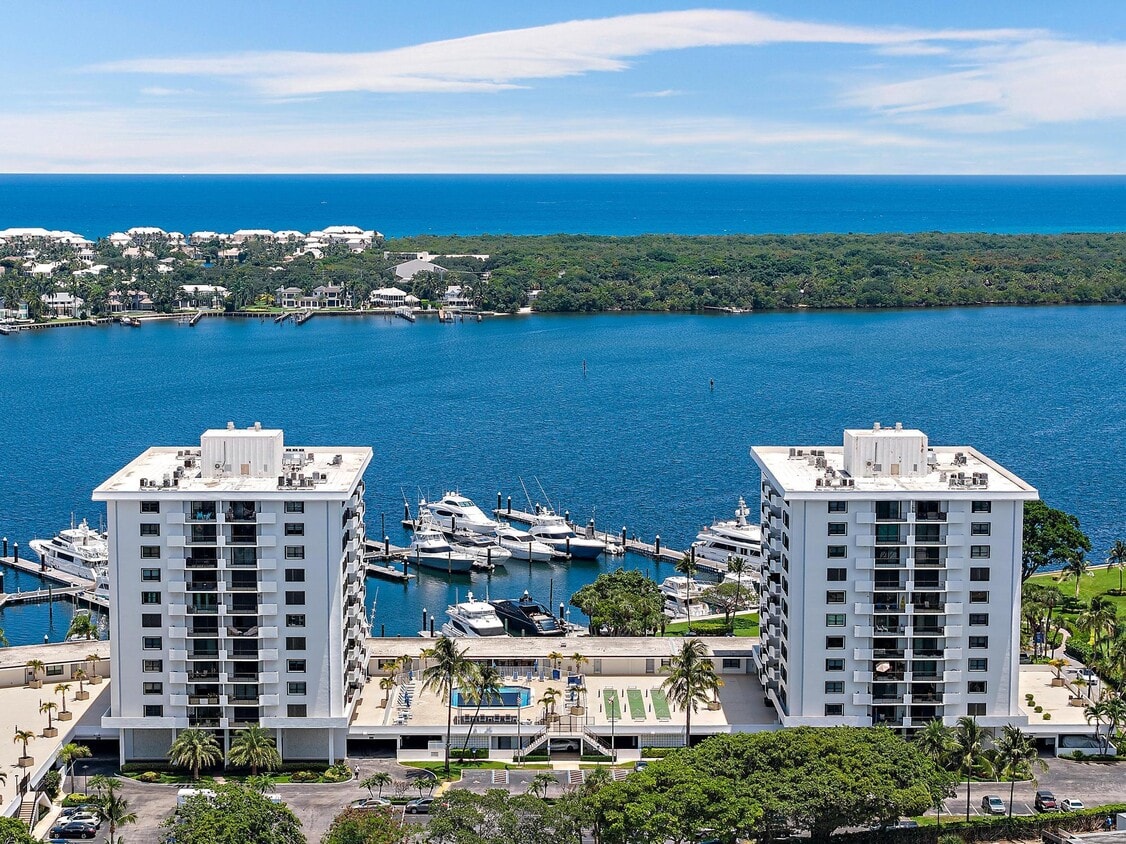 Primary Photo - 1208 Marine Way