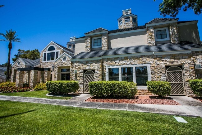 Building Photo - Citi Lights