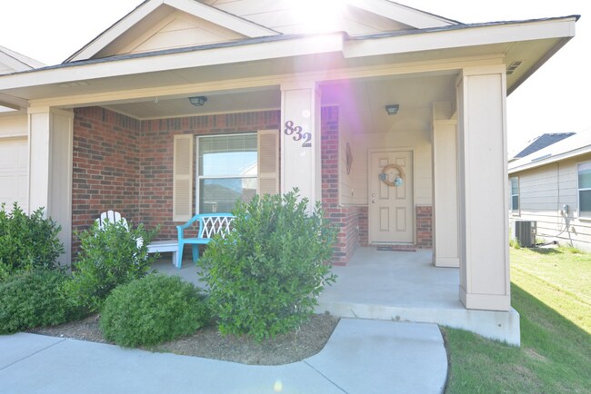 Building Photo - 832 Starlight Dr