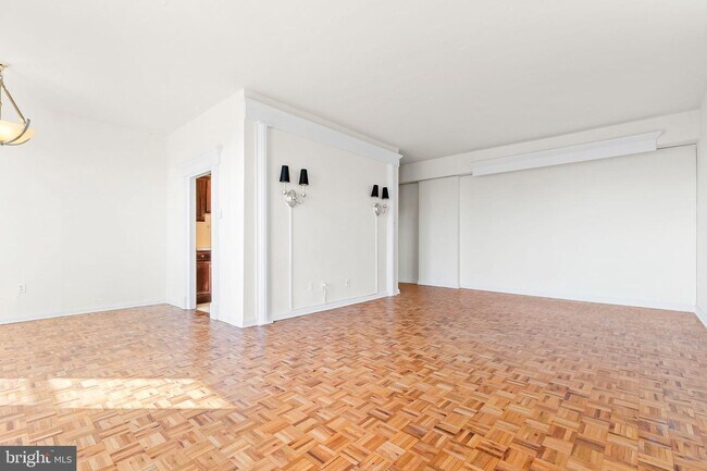 Foto del edificio - 1301 N Harrison St