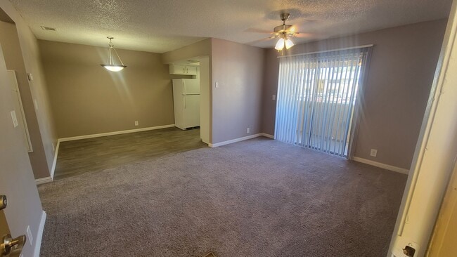 Livingroom - Sunset Springs Apartments