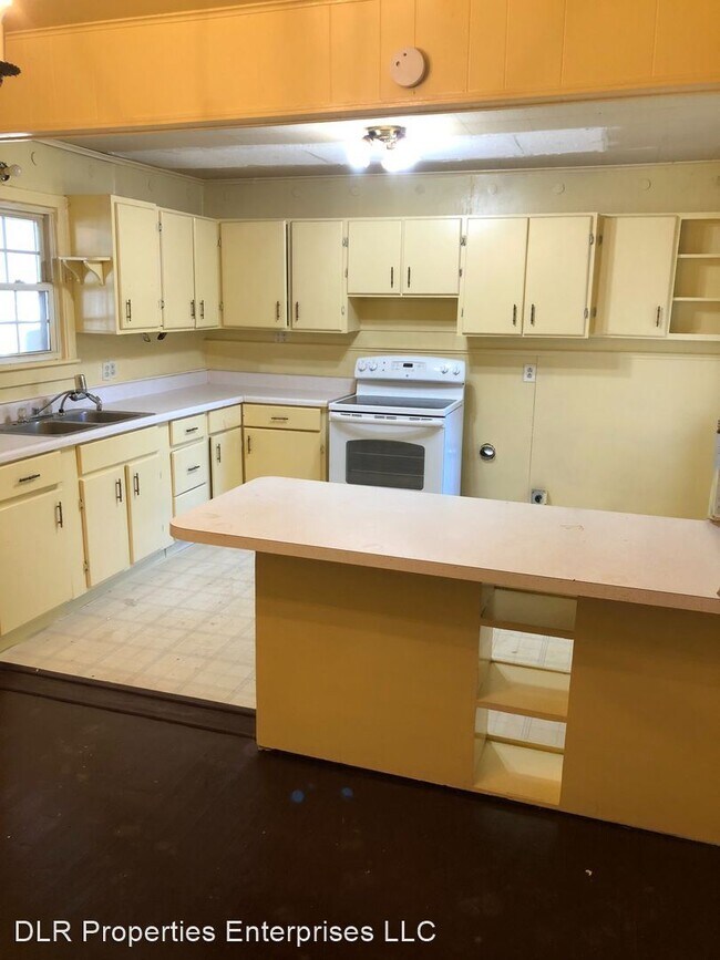 Building Photo - 2 br, 1 bath House - 722 N. Columbia Pl.