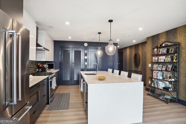 Foto del edificio - 788 West Marietta St NW