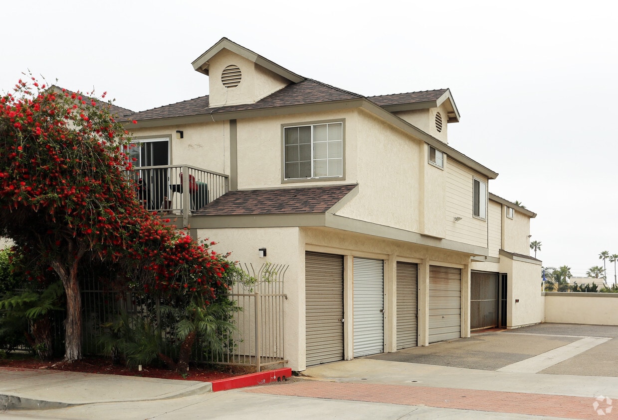 Building Photo - Chesapeake Apartments