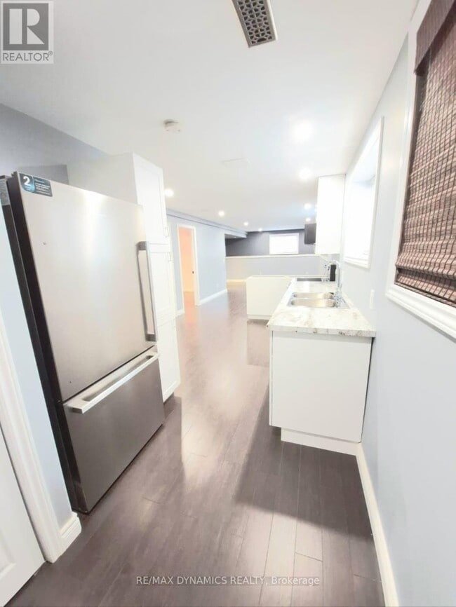 Building Photo - 12 Vanier Dr