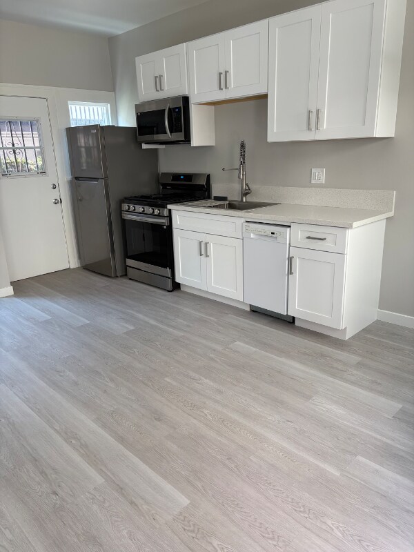Foto principal - 1738 E 4th St