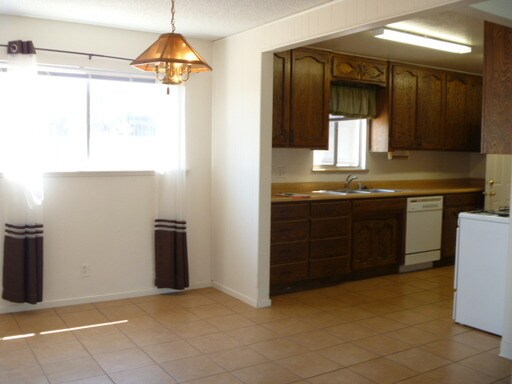 Building Photo - 173 Highland Dr