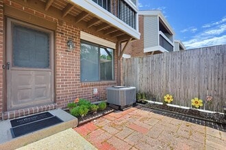 Building Photo - 167 Greenbrook Dr