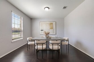 Building Photo - 15318 Benson Landing Dr
