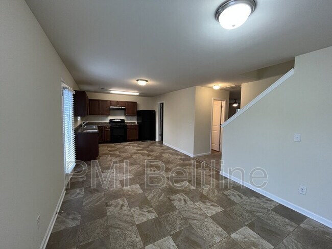 Foto del edificio - 5675 Laurel Ridge Cir