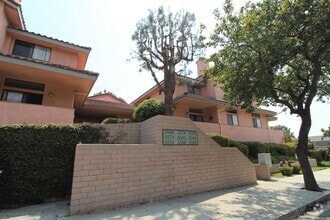 Building Photo - 3586 Maple St