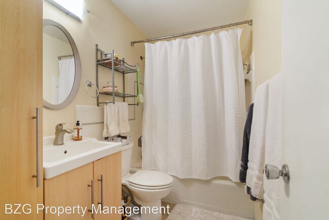 Foto del edificio - 1 br, 1 bath House - 4820 NE 23rd Ave #207B