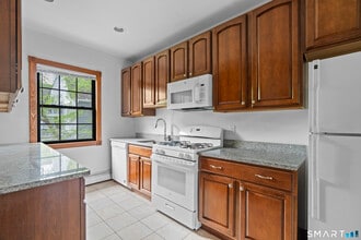 Building Photo - 623 Whitney Ave