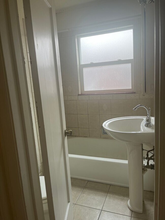 Foto del edificio - 2bedroom Duplex with PRIVATE YARD