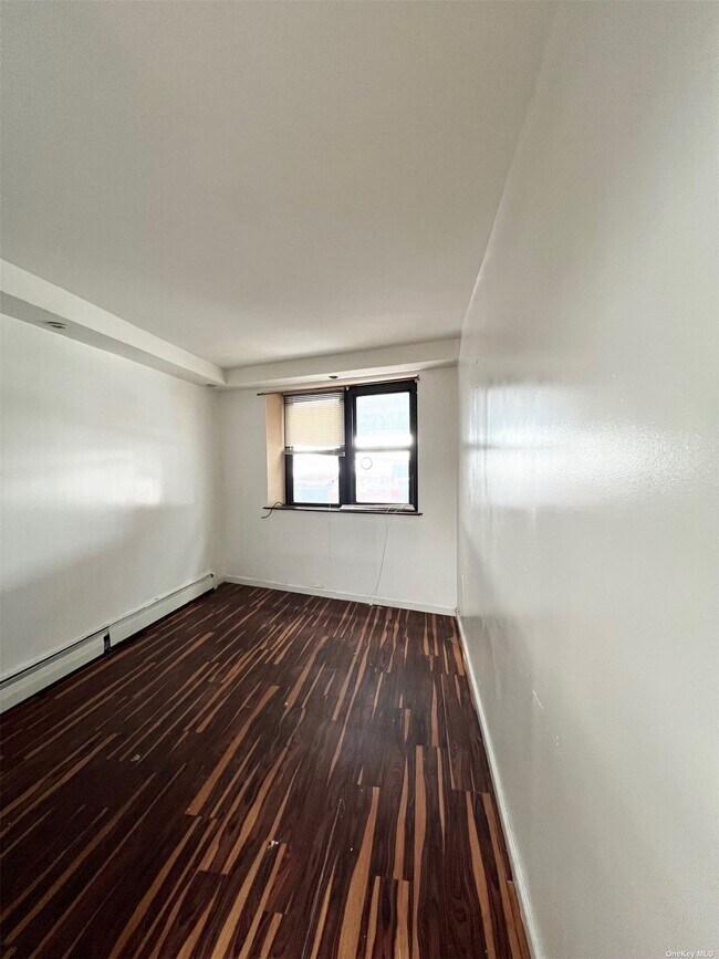 Foto del edificio - 87-18 Liberty Ave