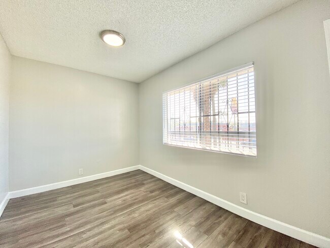 Foto del edificio - 11308 S Figueroa St