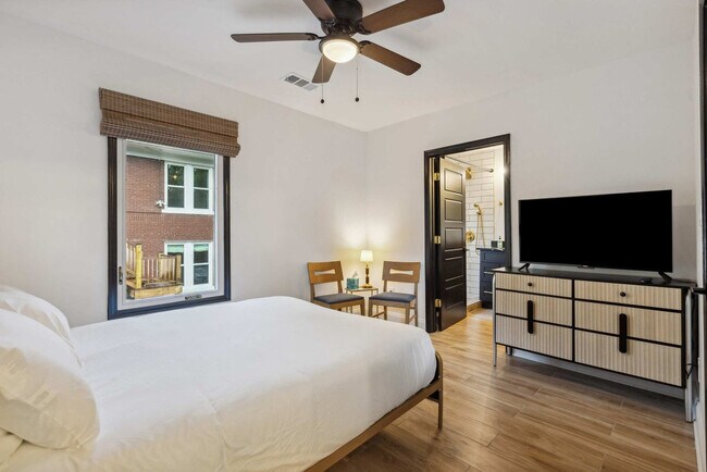 Foto del edificio - 309 N McLean Blvd