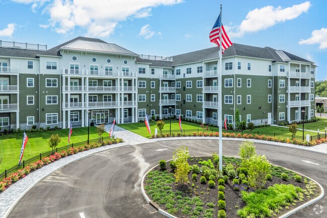 Building Photo - Greenview Estate House