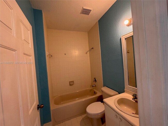 Foto del edificio - 2525 SE 15th Pl