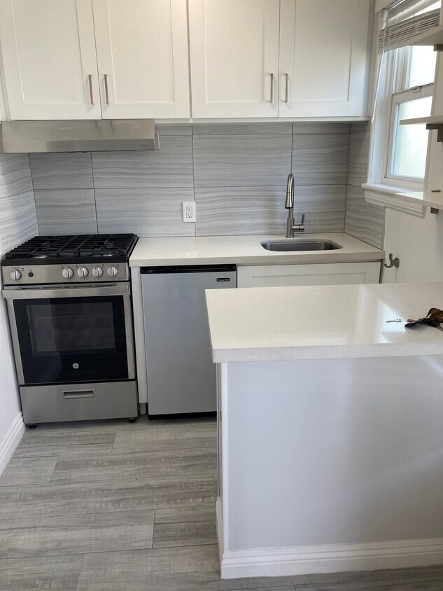 Remodeled Kitchen - 400 15th Pl