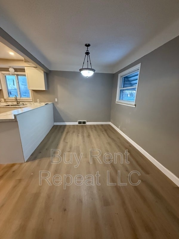 Foto del edificio - 22847 Panama Ave