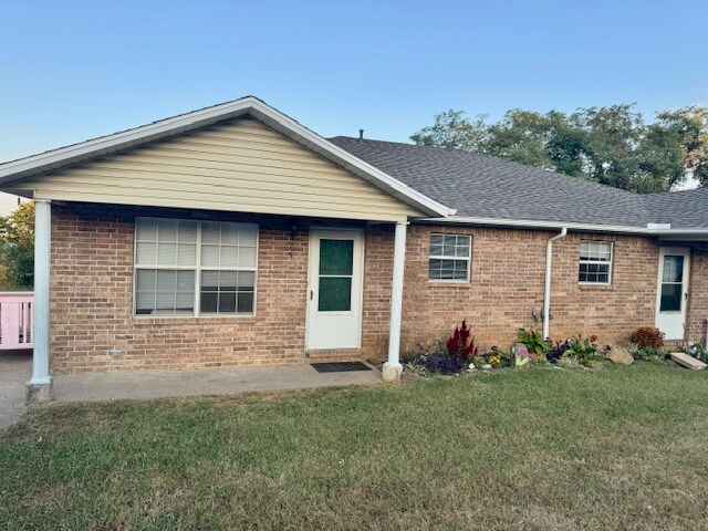Primary Photo - 525 W North St