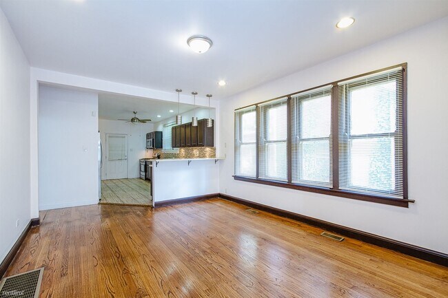 Building Photo - 3 br, 1 bath House - 9353 South Loomis Street