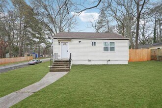 Building Photo - 1288 Almont Dr SW
