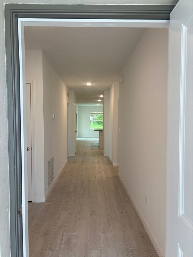 Foto del edificio - 5041 Armina Pl