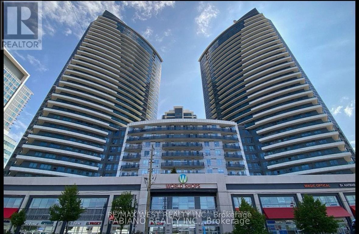 Photo principale - 7161 Yonge St