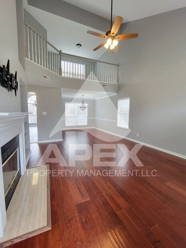 Foto del edificio - Beautiful 3 Bd/2.5 Ba Single Family home w/Bonus Rm in West Knoxville!