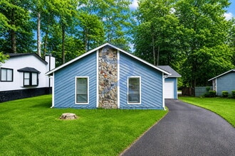 Building Photo - 8671 Woodside Ln