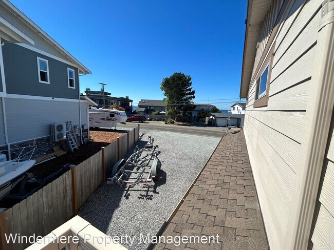 Building Photo - 3 br, 2.5 bath House - 4098 Sucia Dr
